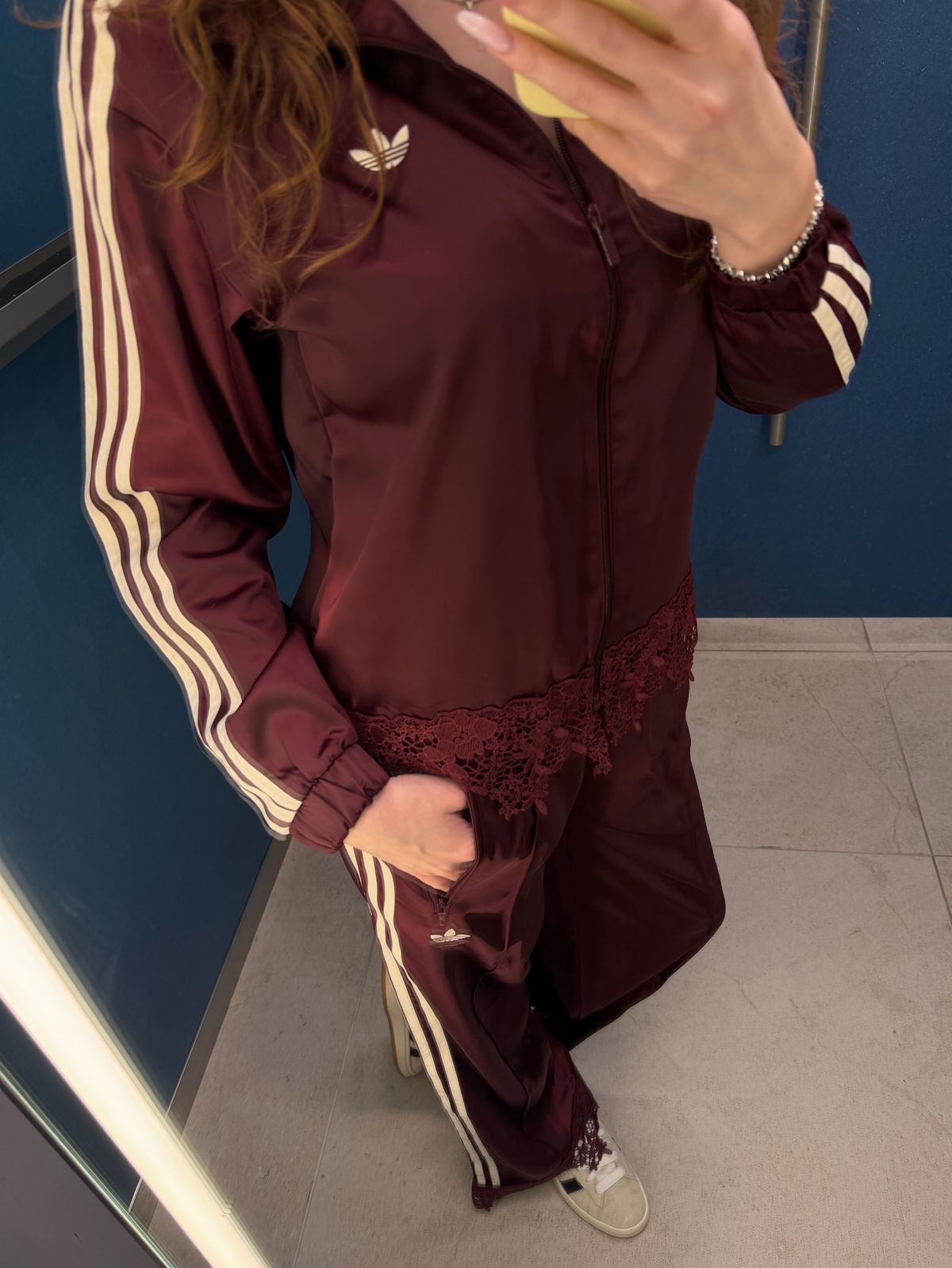 Piękny burgundowy dresik 